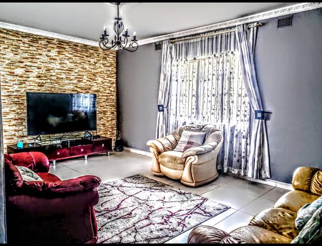 4 BEDROOM HOUSE FOR SALE IN ESCOMBE
